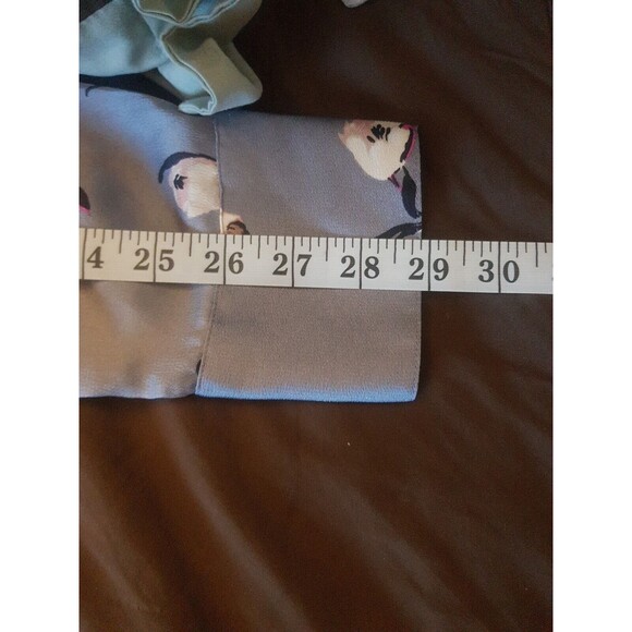 Banana Republic Womens Blouse Pleated V Neckline Floral Top Size Medium Button - Picture 11 of 12